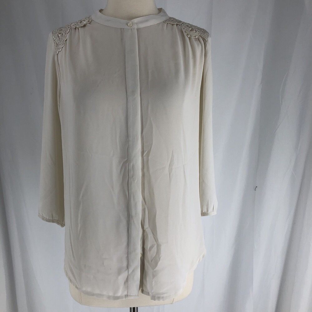 Banana Republic Petite Lace Shoulder Blouse Cream Button Front Women’s Small
